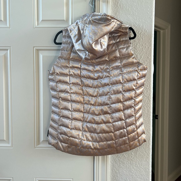 Obermeyer vest - Picture 2 of 3